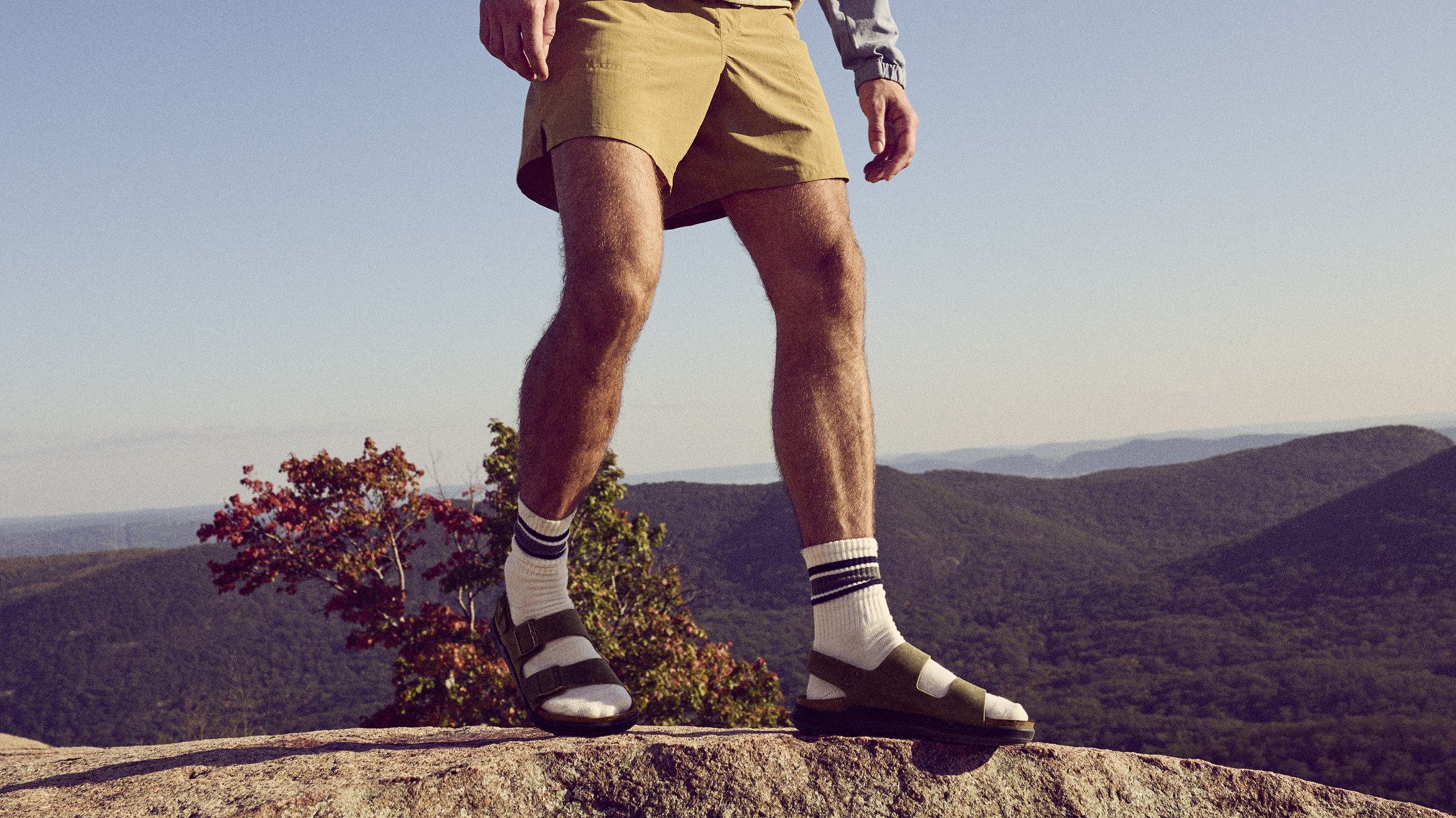 24SS_StepOutdoors_OM_1018427_027 24SS_StepOutdoors_OM_1018427_027