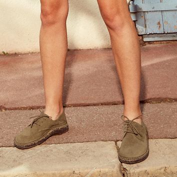 black pointed toe strappy heels