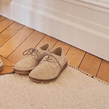 Lace-up shoes