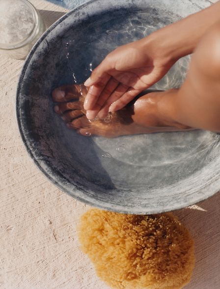 Routine - Step One: Relax – Bathing with Bath Salts
