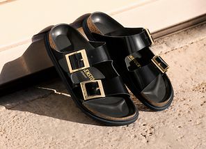 Arizona Droplet Buckle High Shine Black