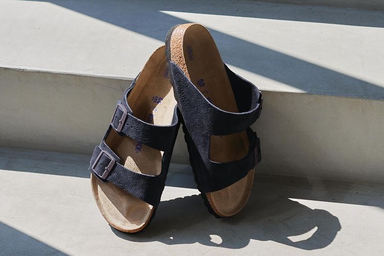 ⭐️未使用レベル Birkenstock 『アリゾナ』 ソフトフットベッド　黒色 Arizona Softfootbed | BIRKENSTOCKでオンラインショッピング