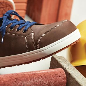 QS 700 Brown